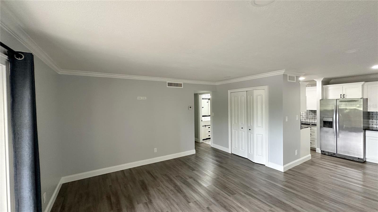 285 Wymore Rd #105 Property Photo 3