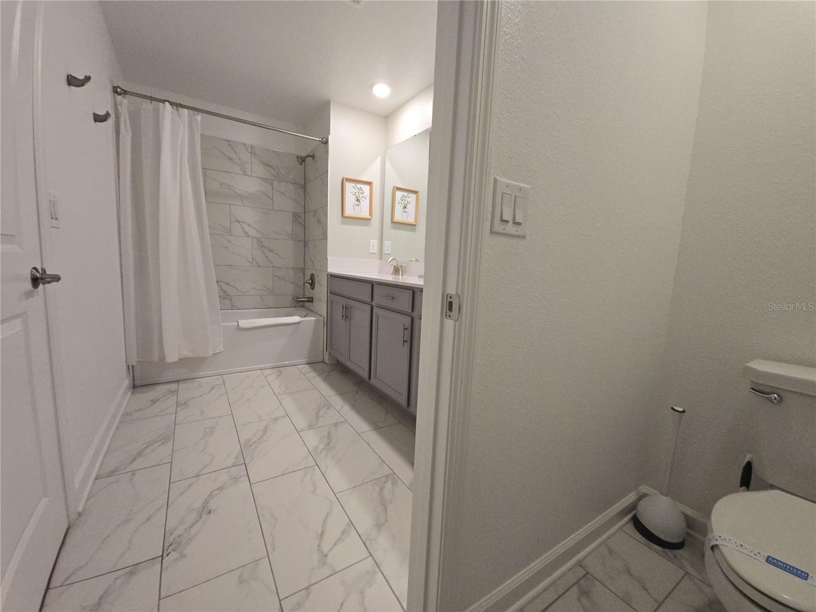 1036 Leader St Property Photo 14