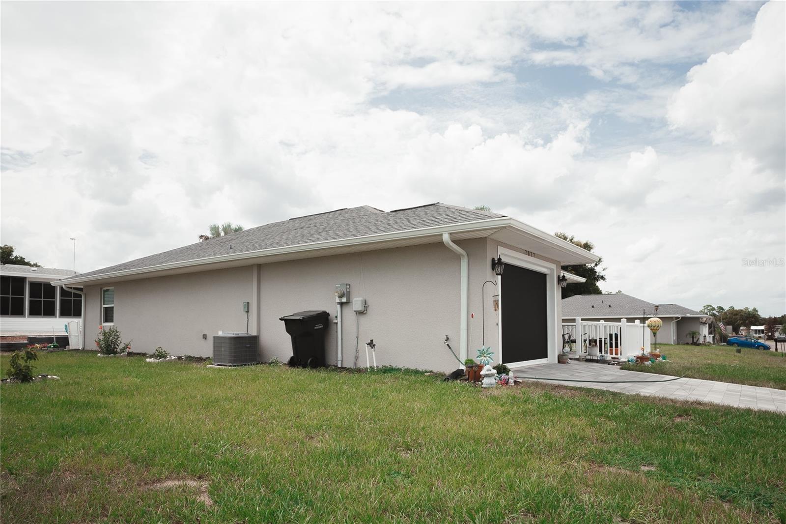 7077 Tamarind Way Property Photo 5