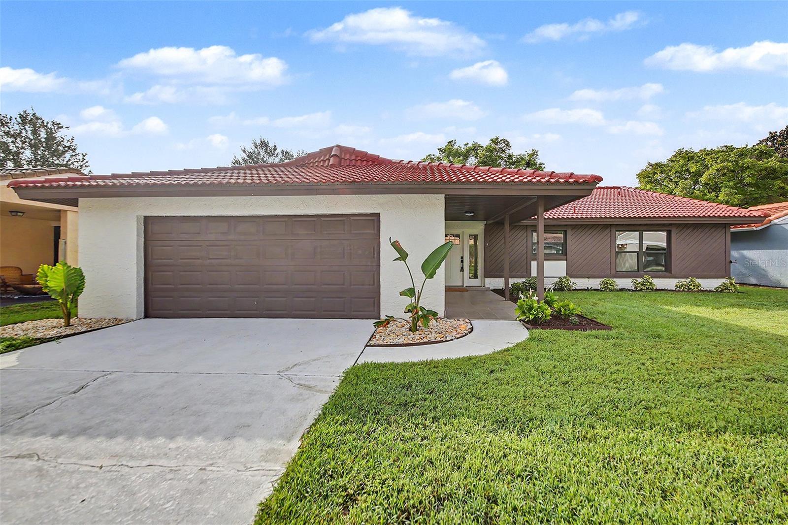 10604 Whitman Cir Property Photo 1