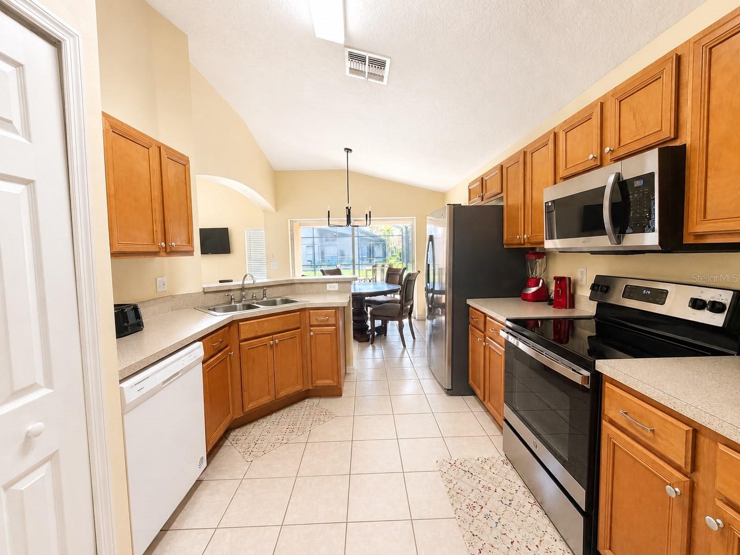 137 Rosso Dr Property Photo 3
