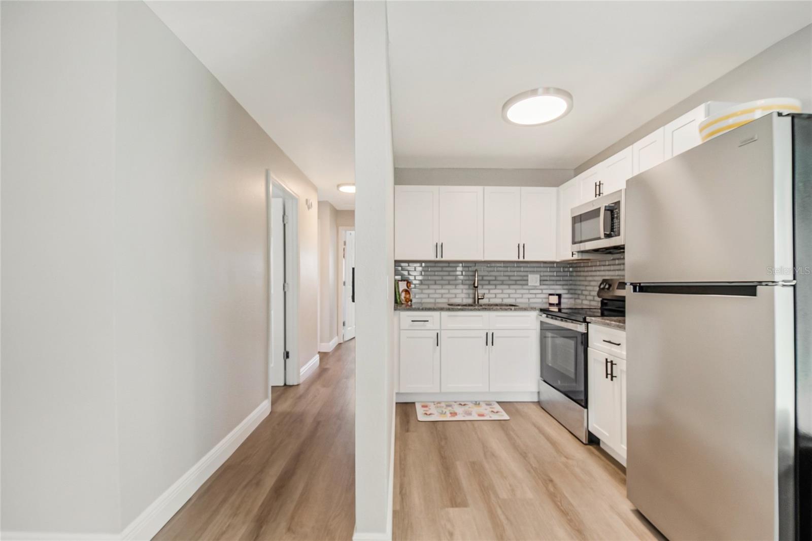 211 Woodmere Blvd Property Photo 7