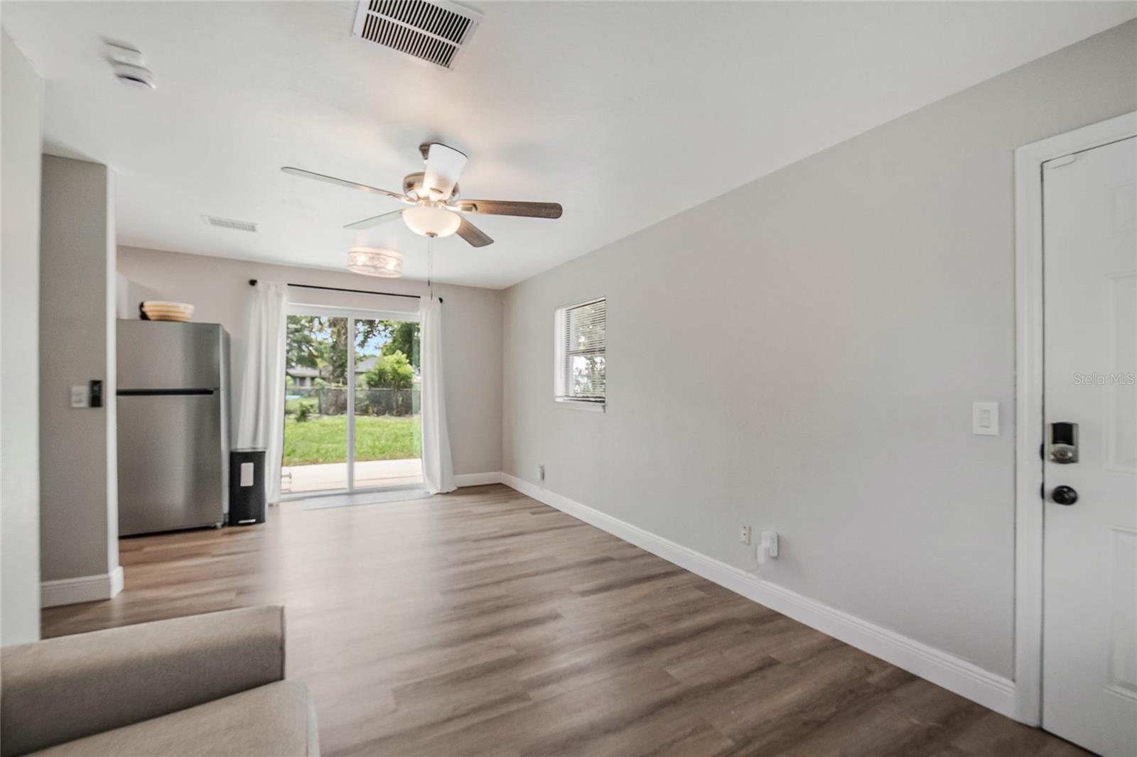 211 Woodmere Blvd Property Photo 9