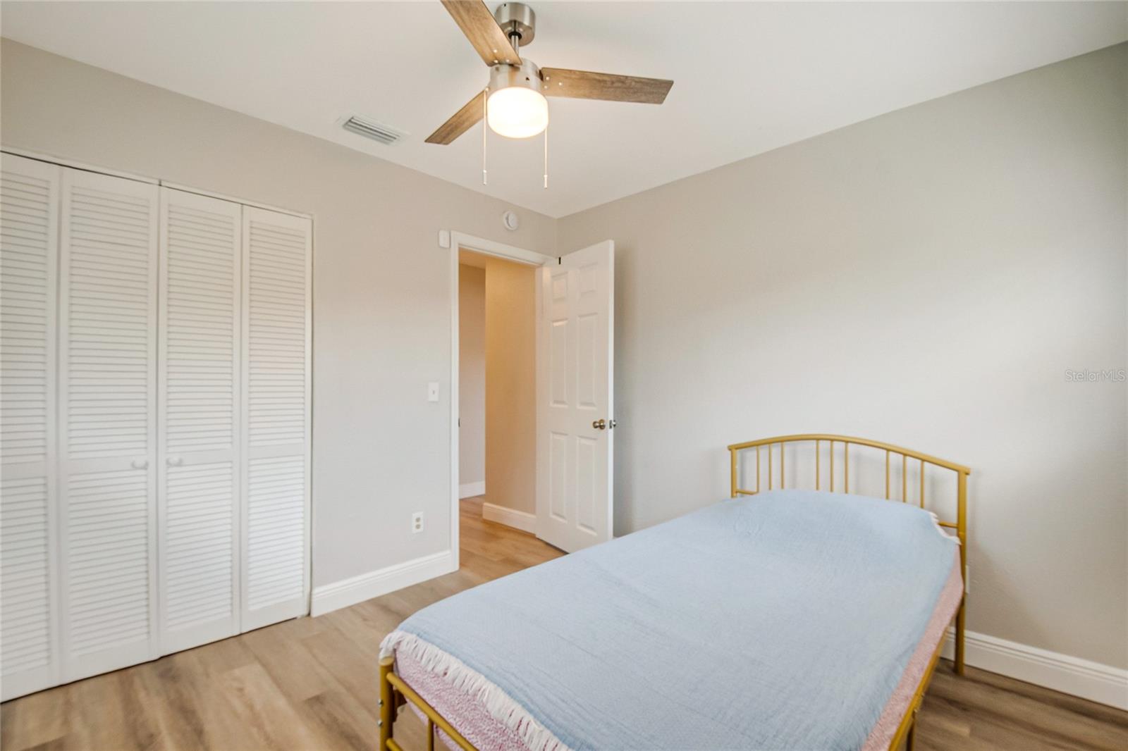 211 Woodmere Blvd Property Photo 11