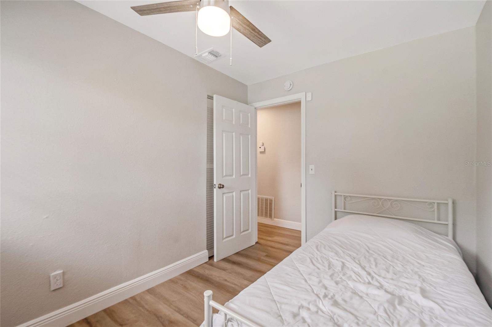 211 Woodmere Blvd Property Photo 13