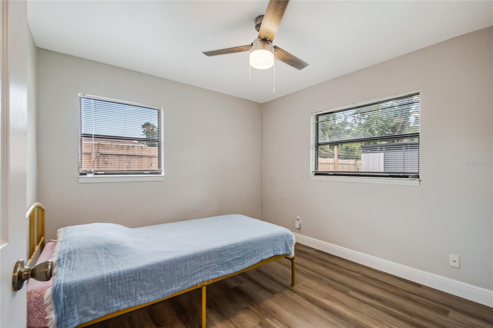 211 Woodmere Blvd Property Photo 17