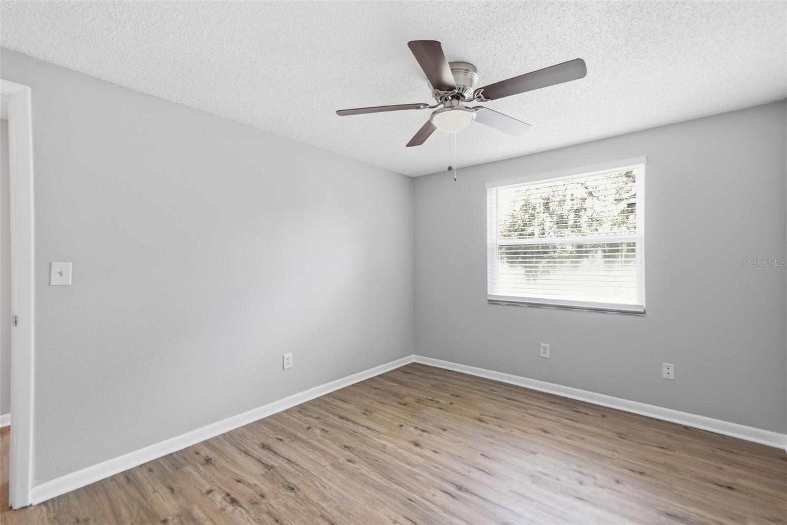 1200 Lake Valrico Ln Property Photo 37