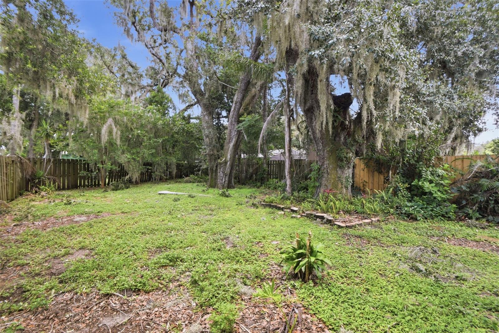 1200 Lake Valrico Ln Property Photo 68