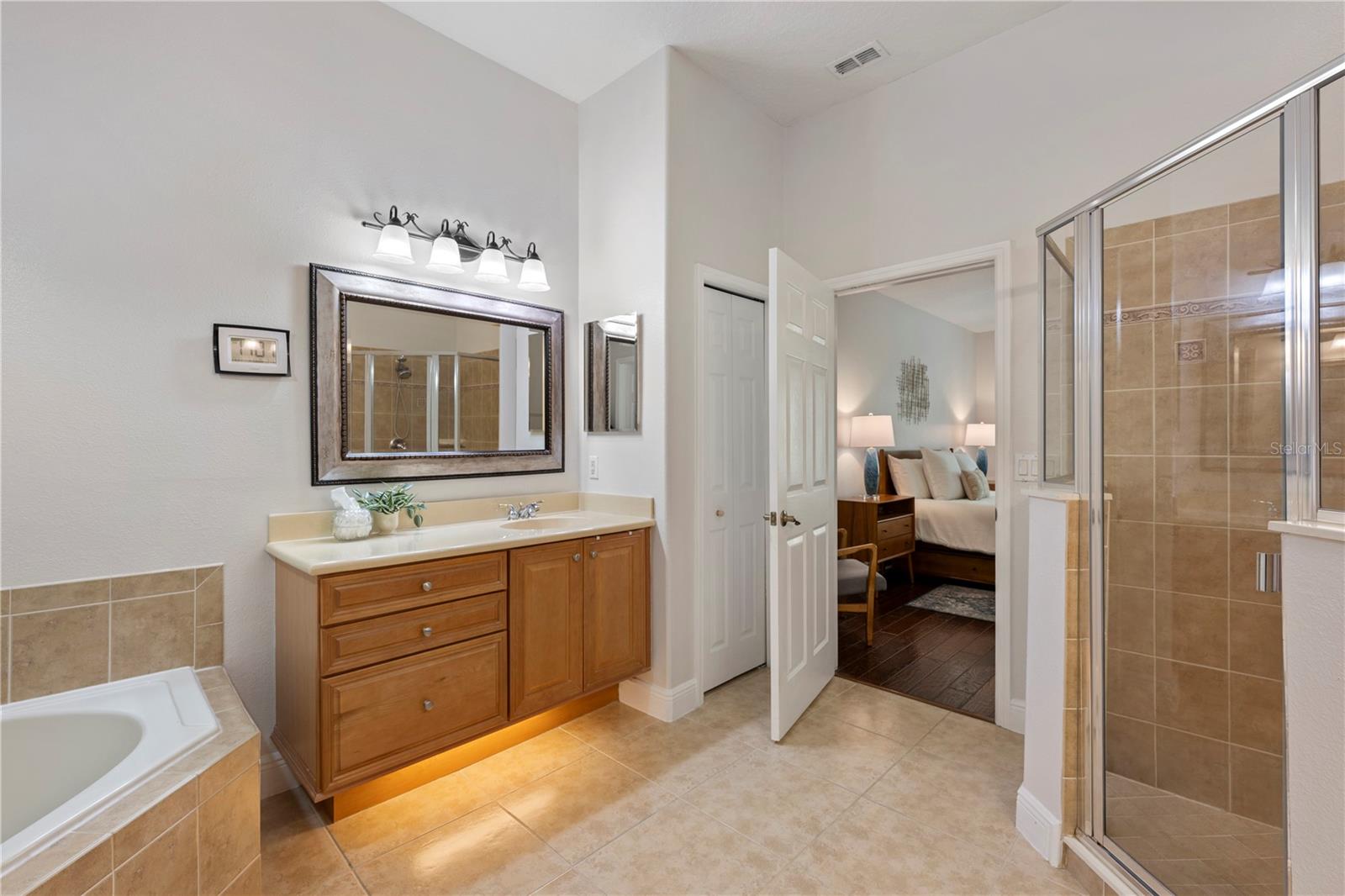 1132 Charming St Property Photo 25