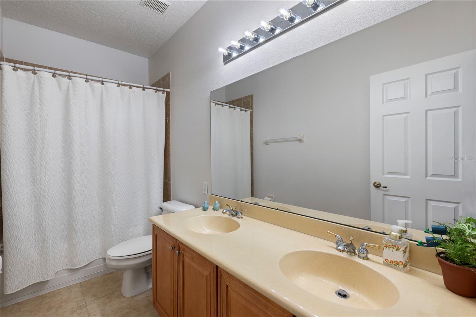 1132 Charming St Property Photo 29