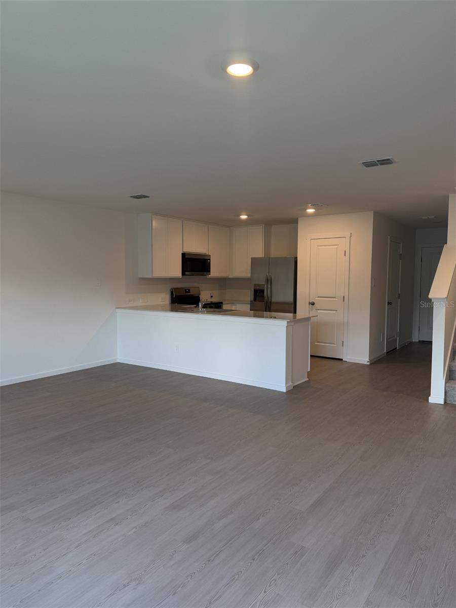 1219 Orion St Property Photo 4