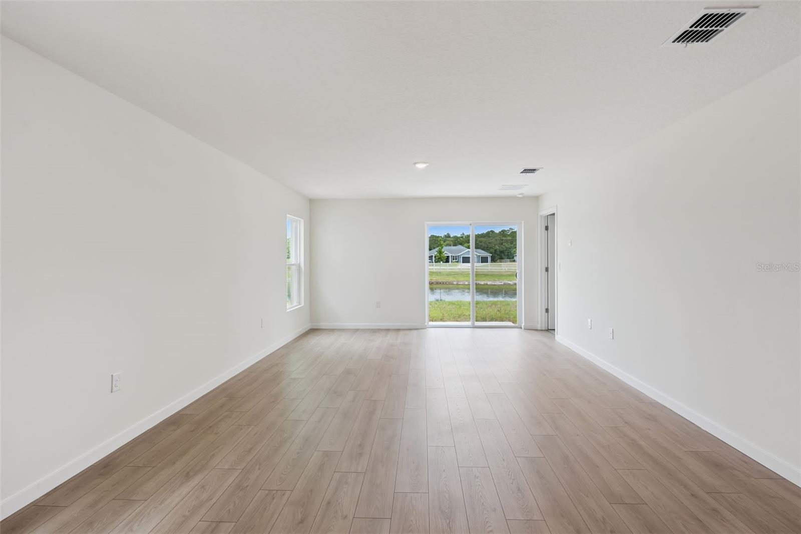 1026 Commons Way Property Photo 3