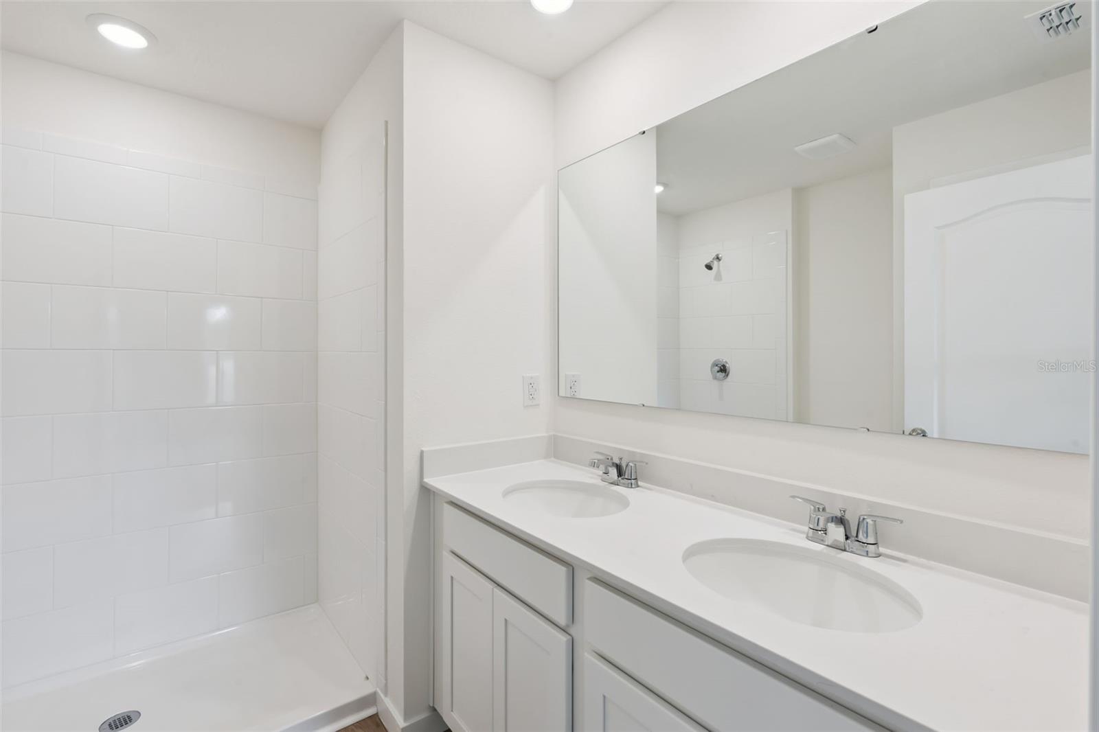 1026 Commons Way Property Photo 24