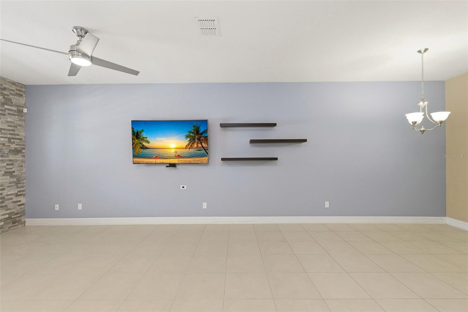 10016 Eagle Creek Center Blvd Property Photo 7