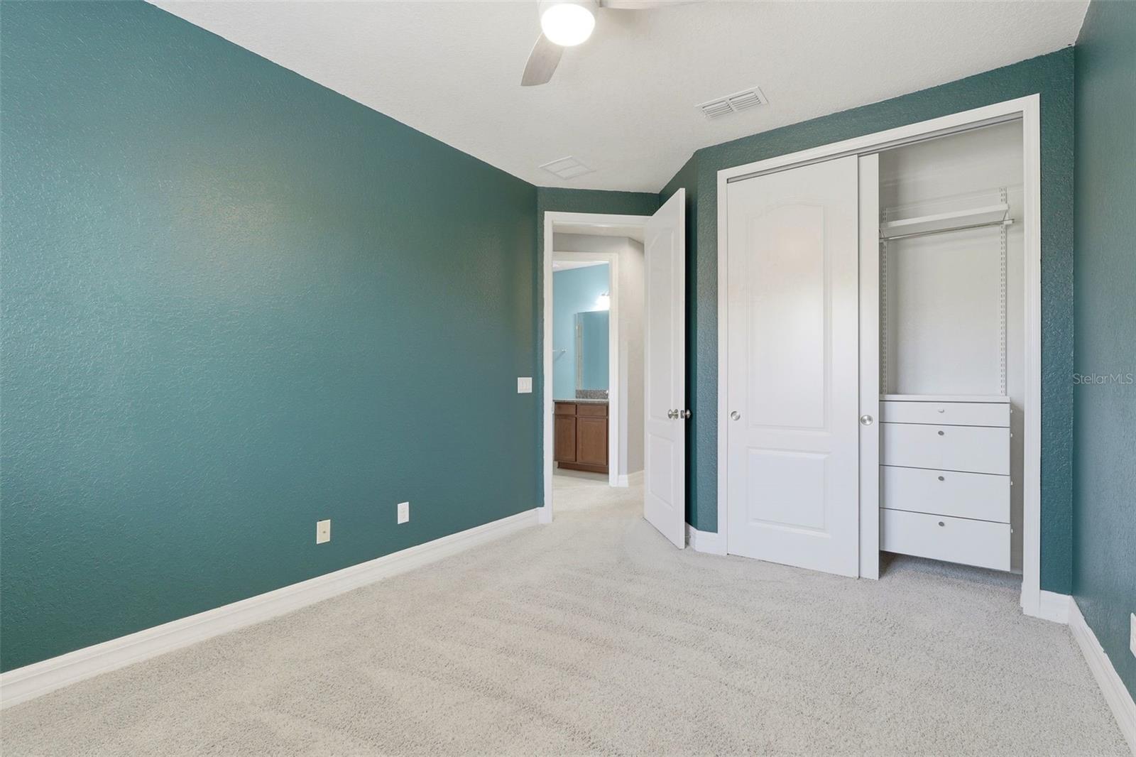 10016 Eagle Creek Center Blvd Property Photo 20