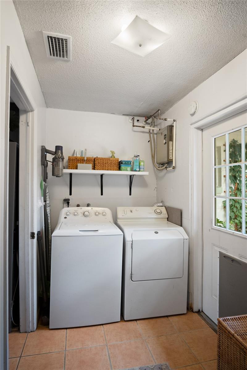 501 Meridale Ave Property Photo 25