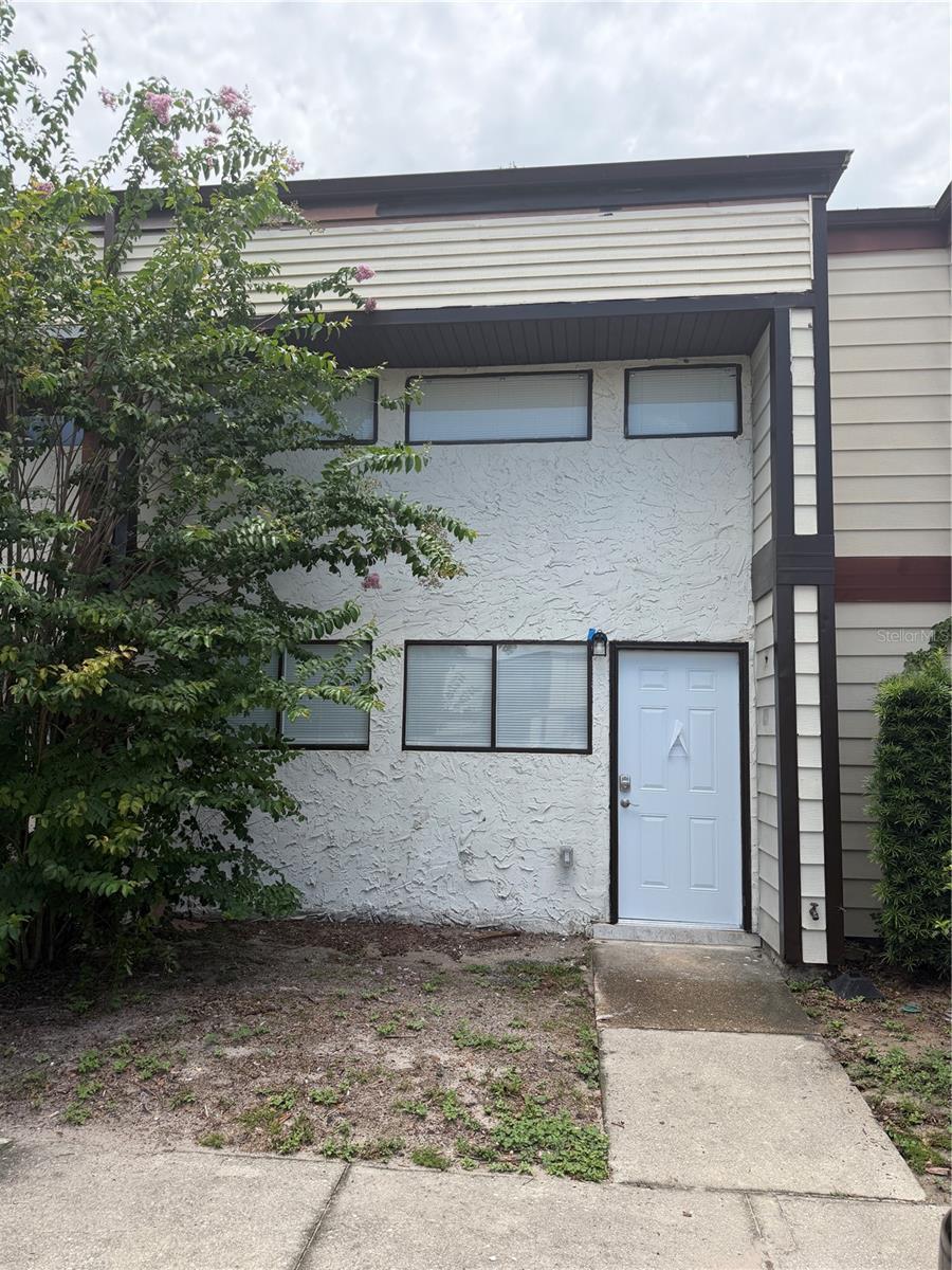 3924 CRAYRICH CIR #C5 Property Photo 1