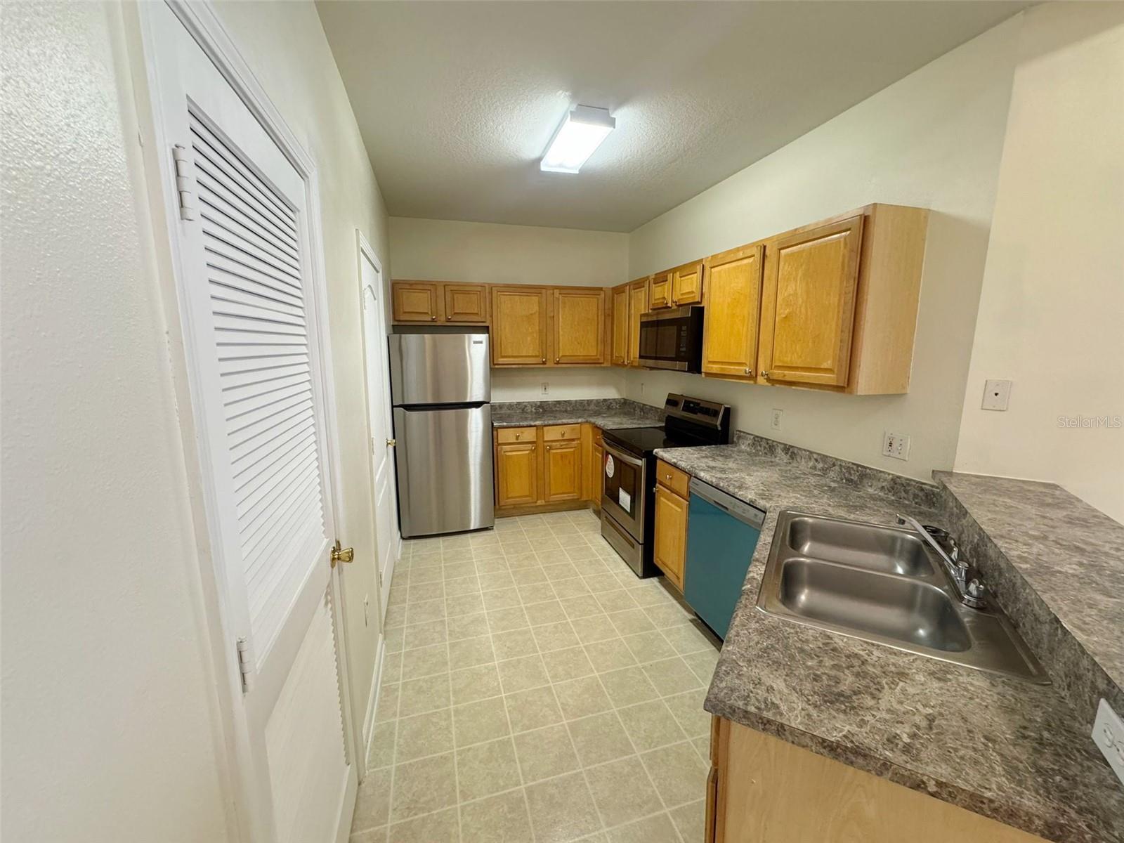 10412 Villa View Cir #10412 Property Photo 13
