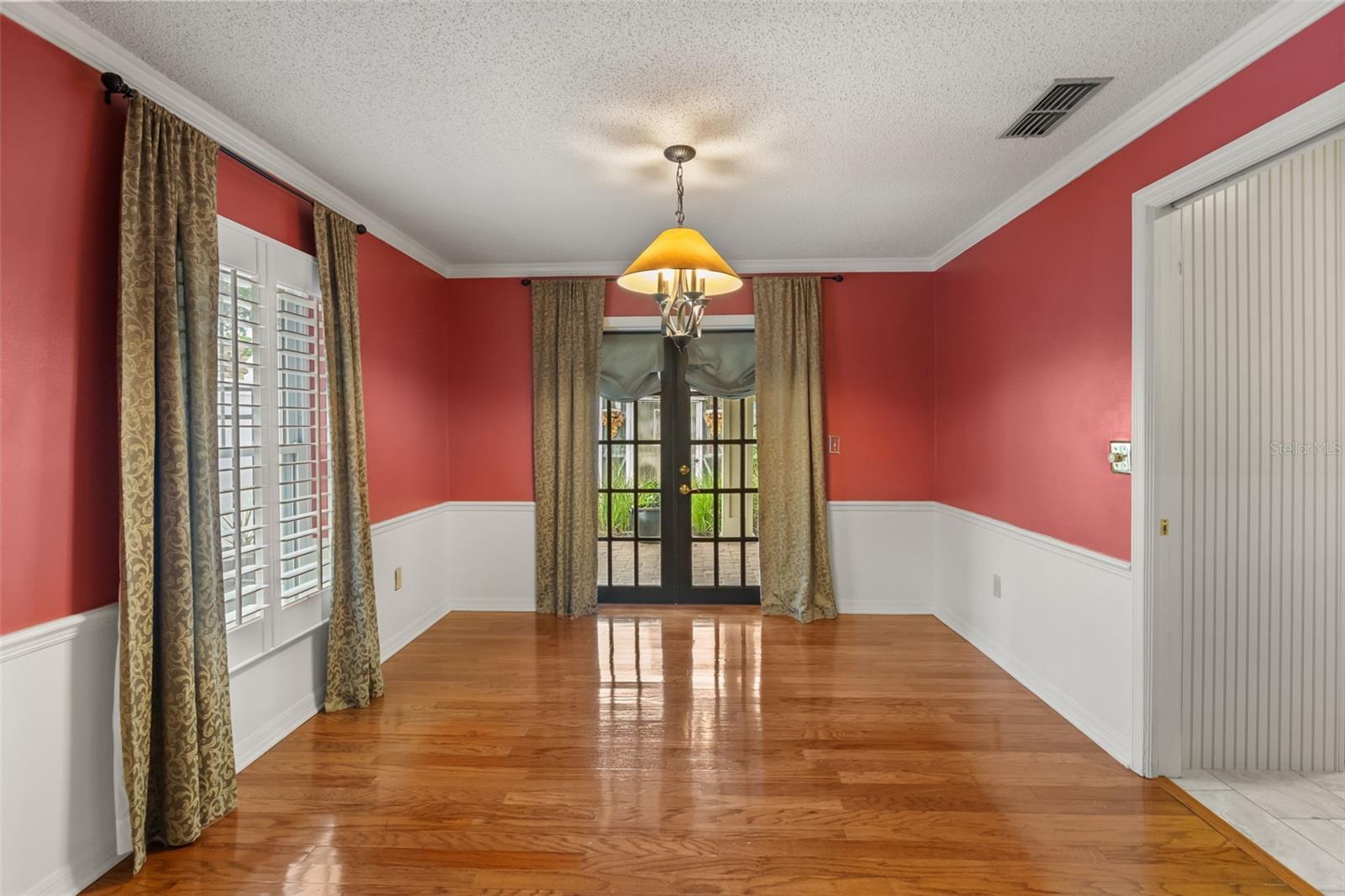 900 Lenmore Ct Property Photo 10