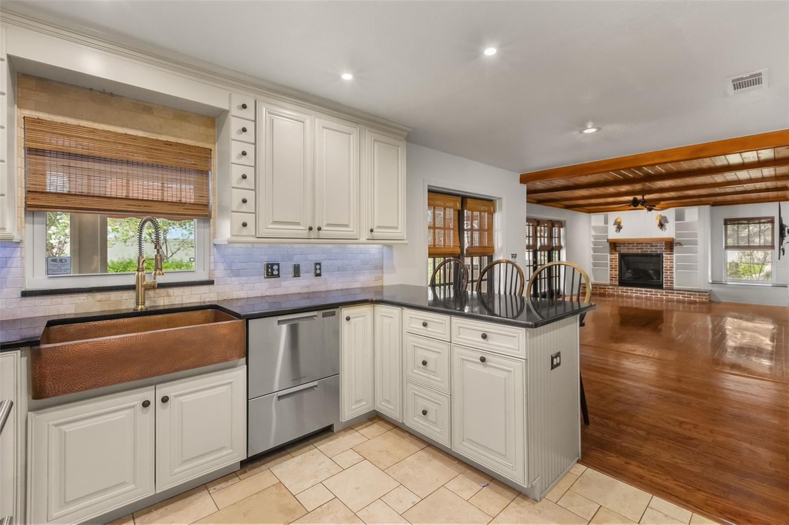 900 Lenmore Ct Property Photo 18
