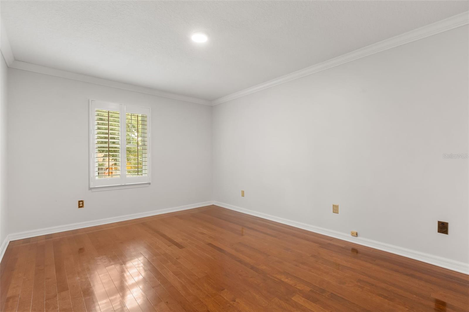 900 Lenmore Ct Property Photo 25