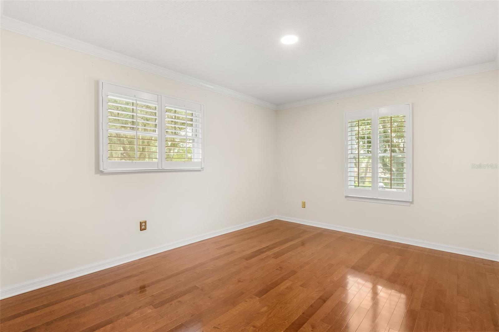 900 Lenmore Ct Property Photo 27