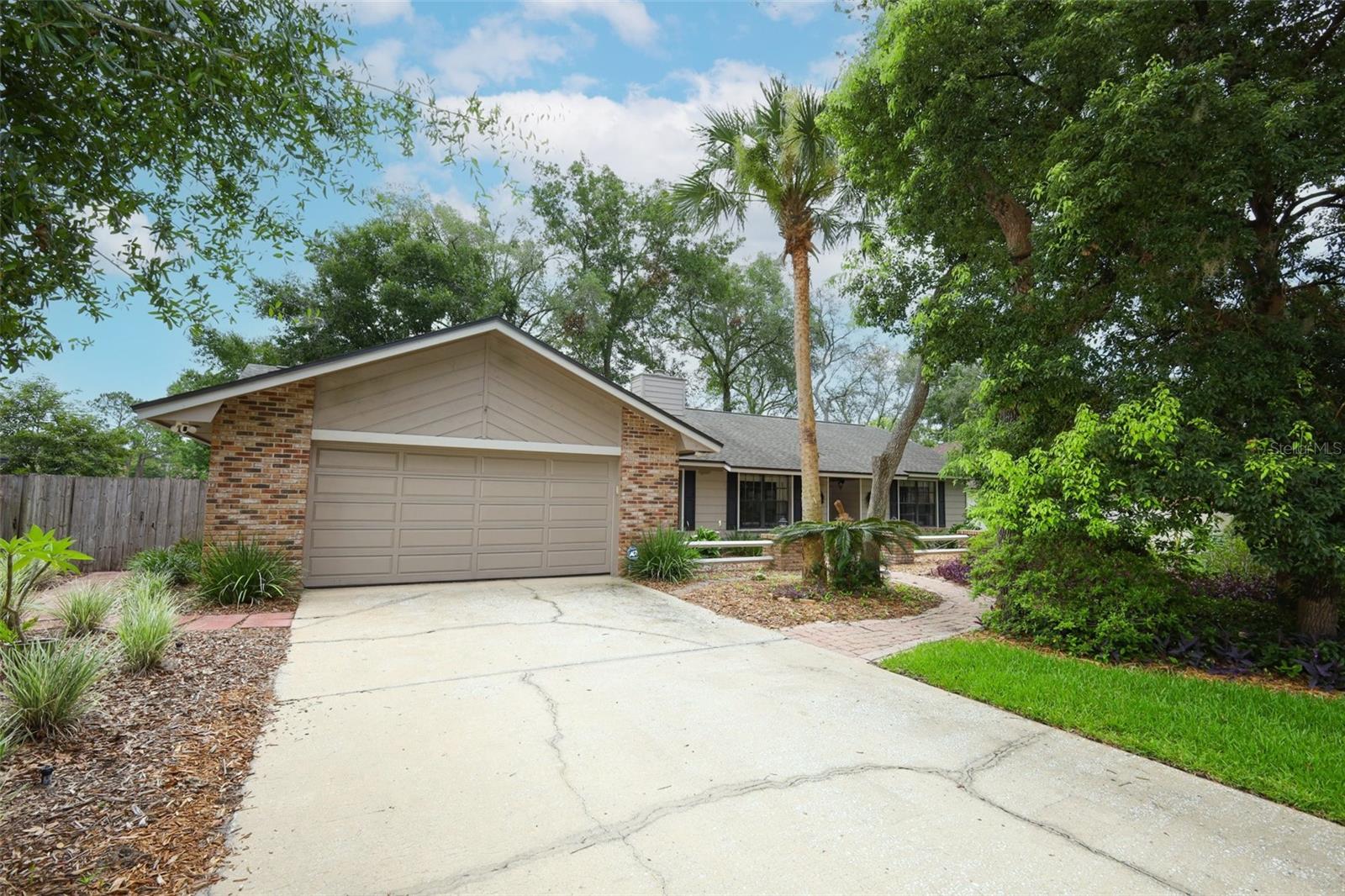 2833 SUMMER BROOKE WAY