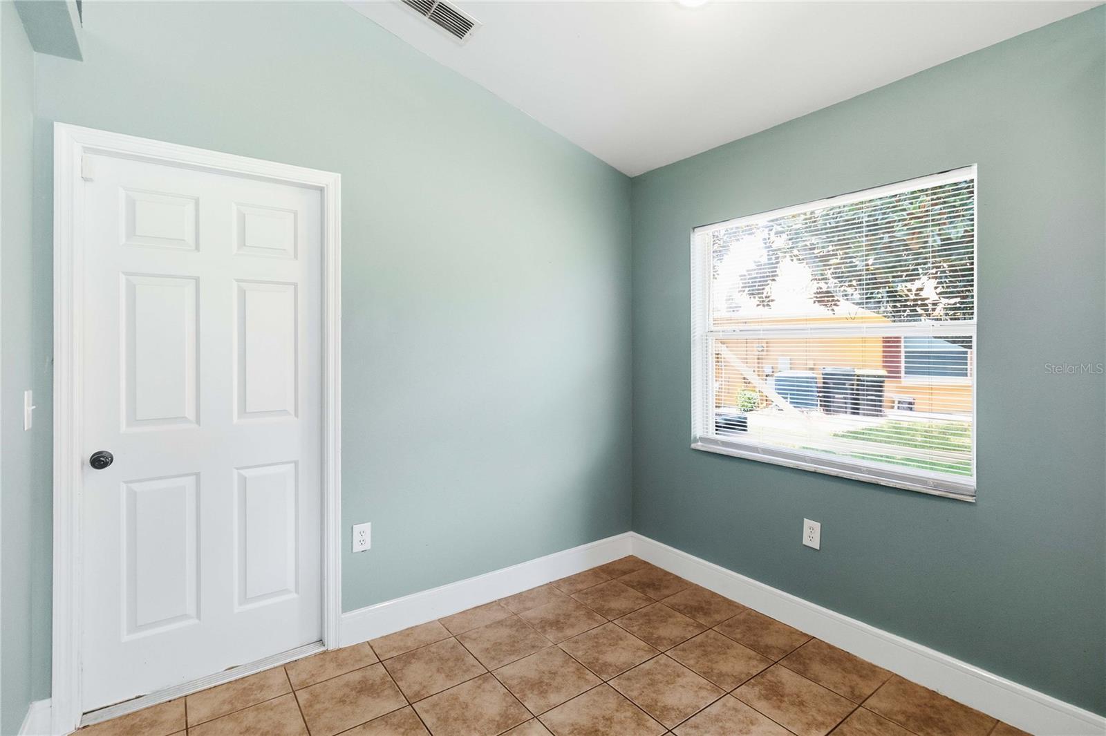 535 Cornwallis Dr Property Photo 12