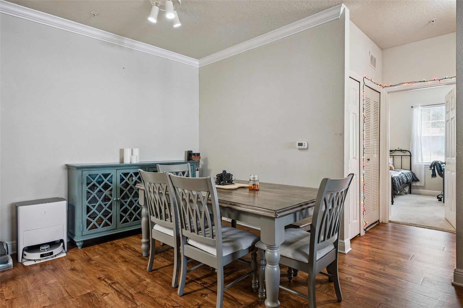 200 Southern Pecan Cir #104 Property Photo 6
