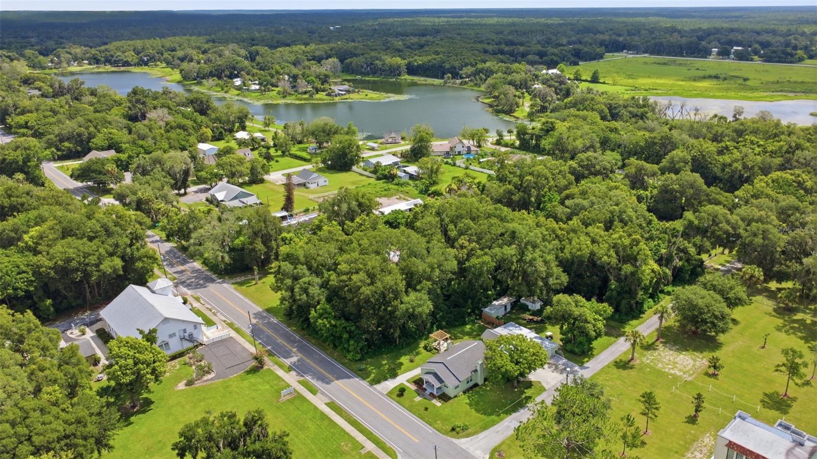 S Lakeview Dr Property Photo 1