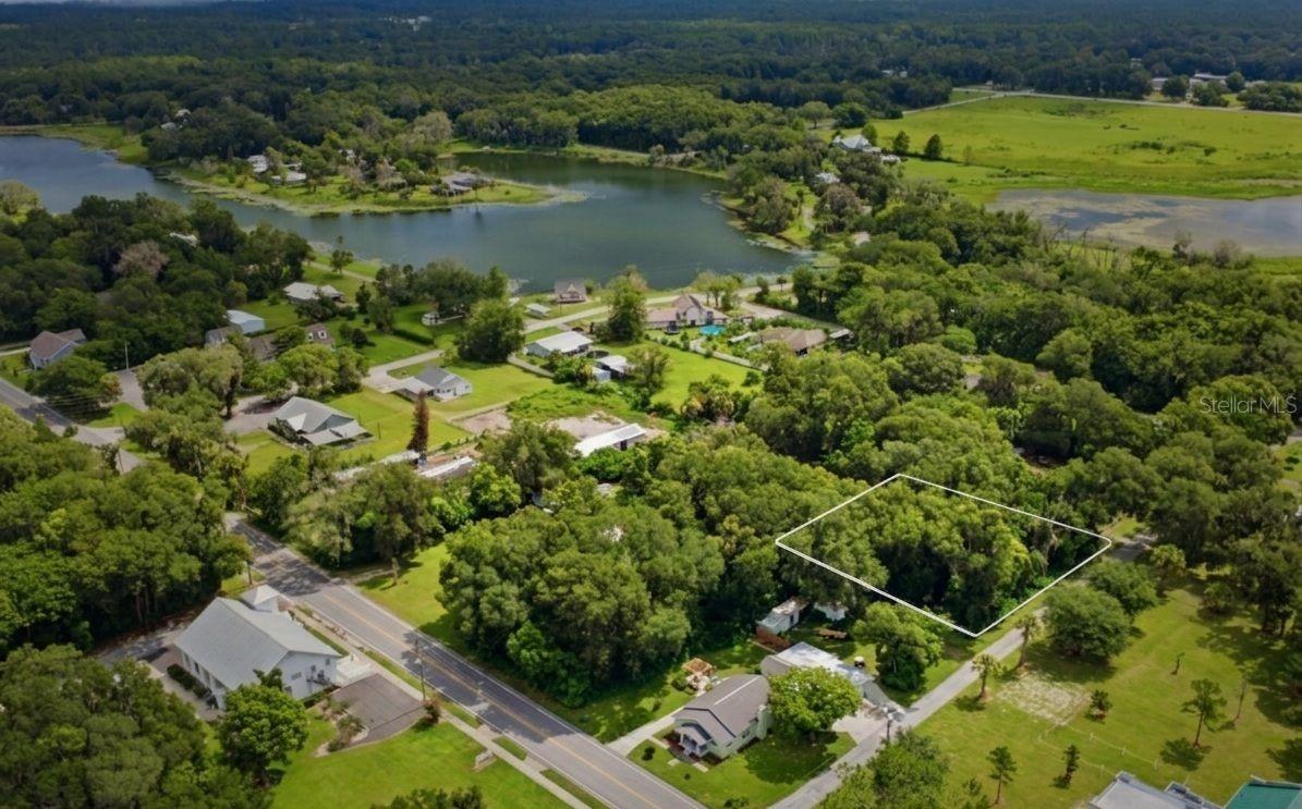 S Lakeview Dr Property Photo 1