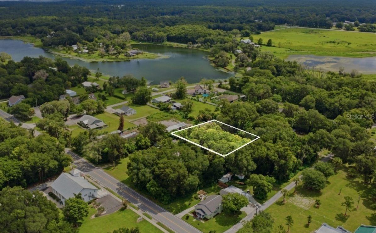 S Lakeview Dr Property Photo 4