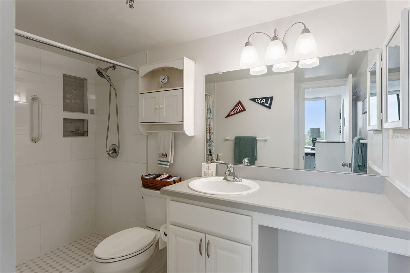 400 E Colonial Dr #608 Property Photo 31