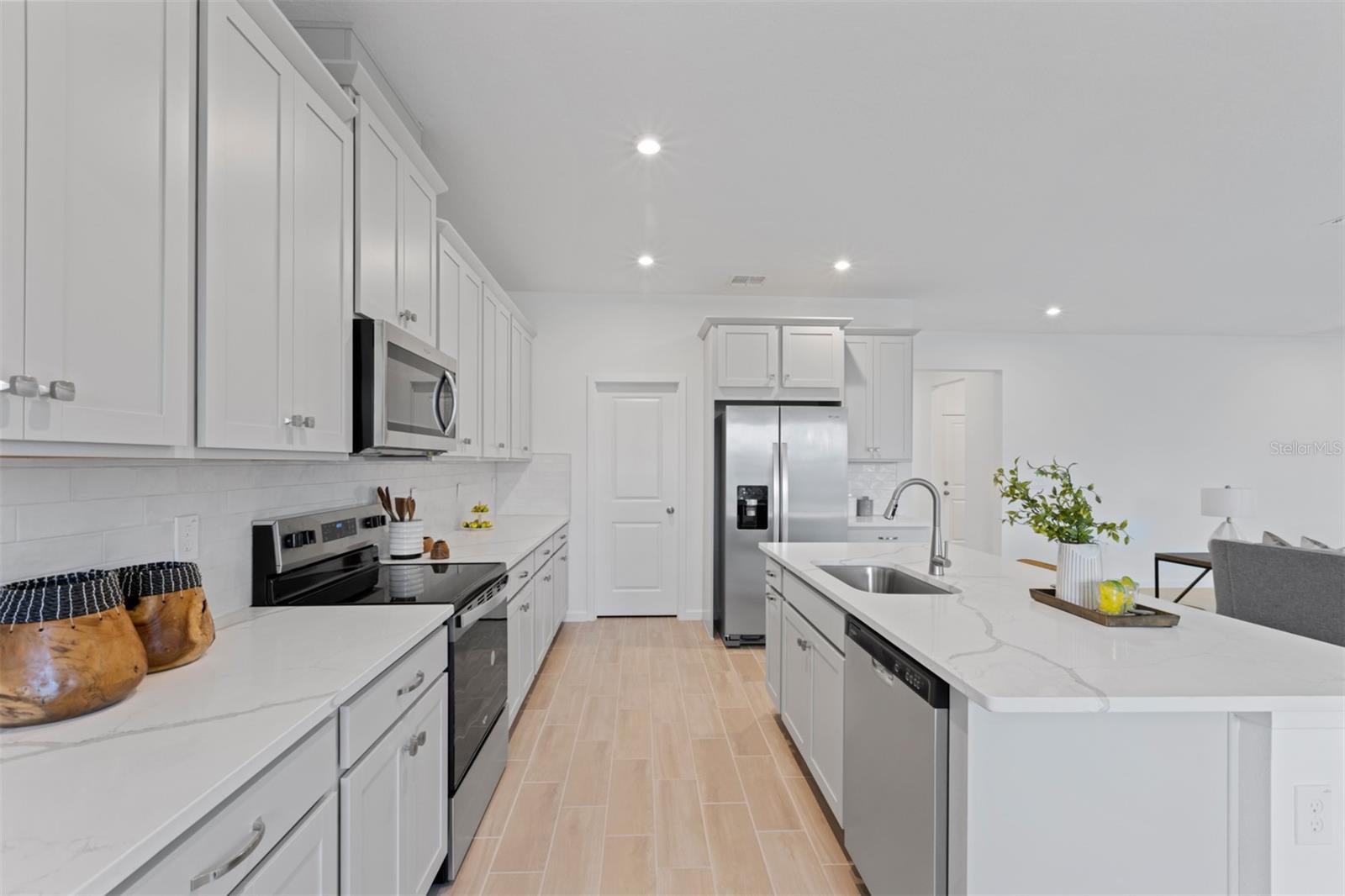 2612 Ginseng Ivy St Property Photo 4