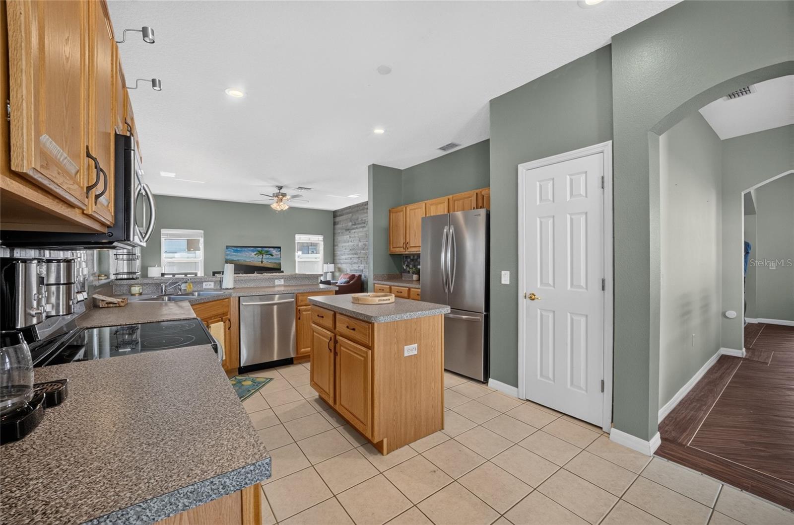 532 Kildrummy Dr Property Photo 6