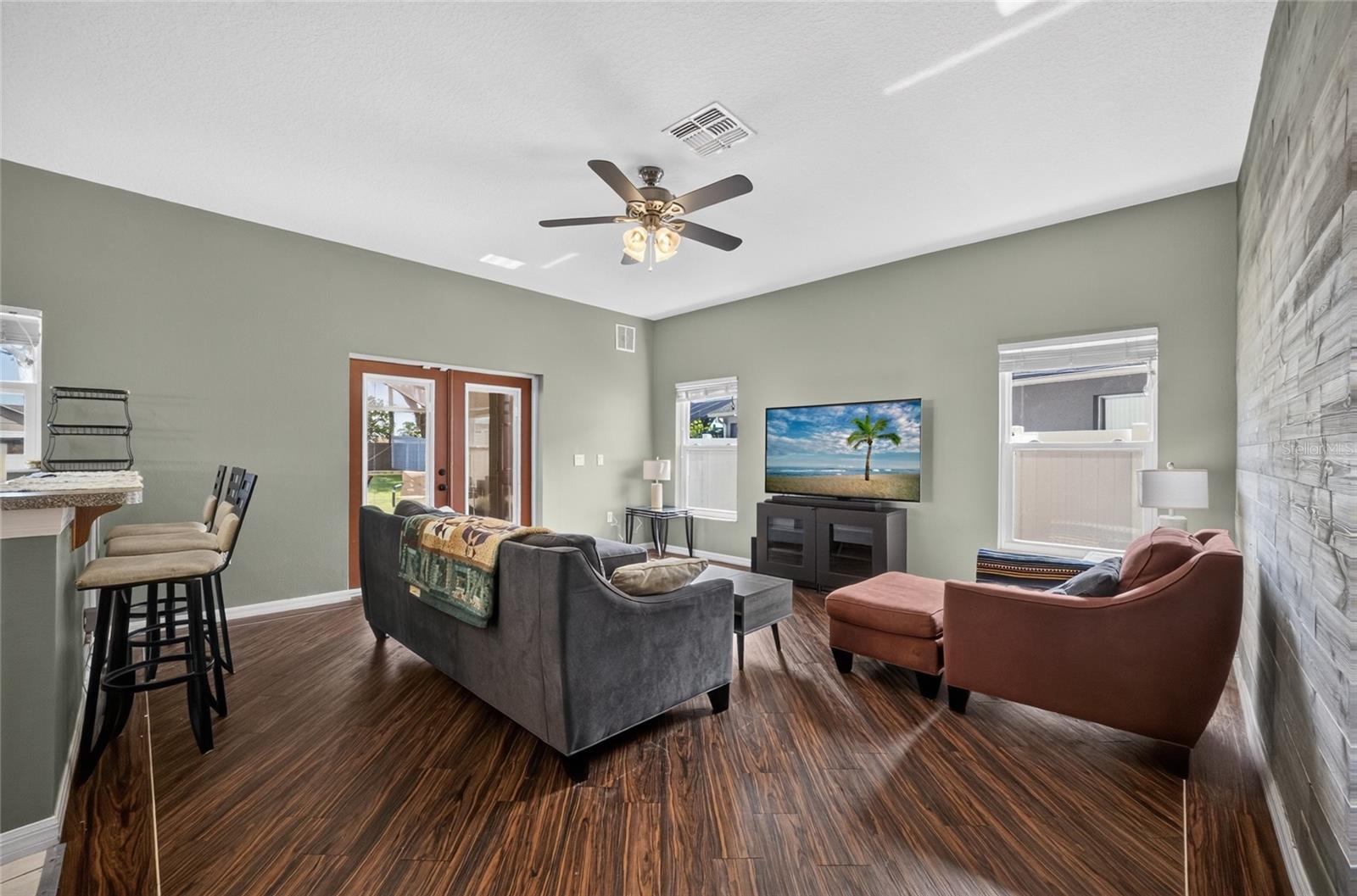 532 Kildrummy Dr Property Photo 8