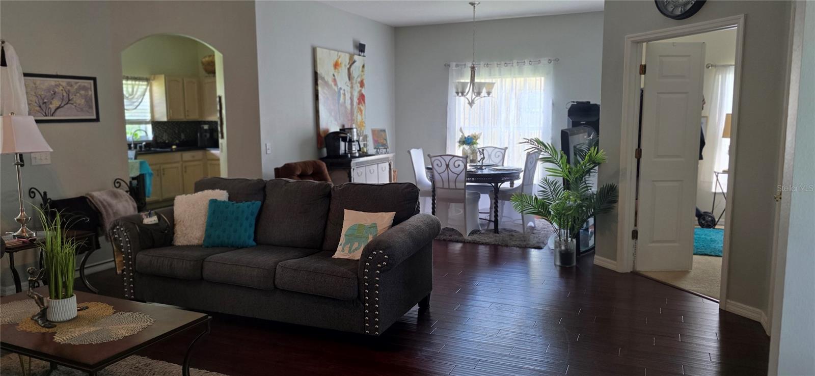 O6424866 Property Photo 10
