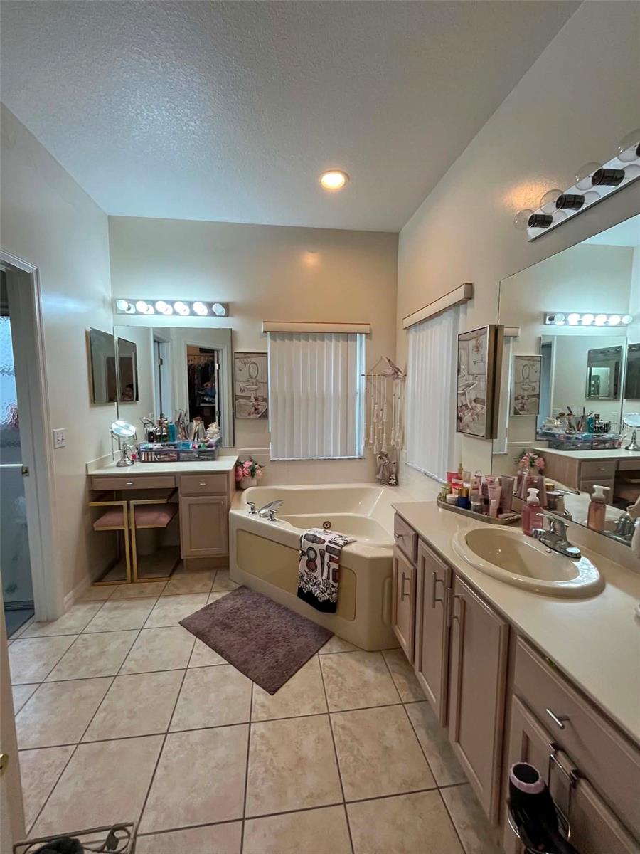 O6424866 Property Photo 20