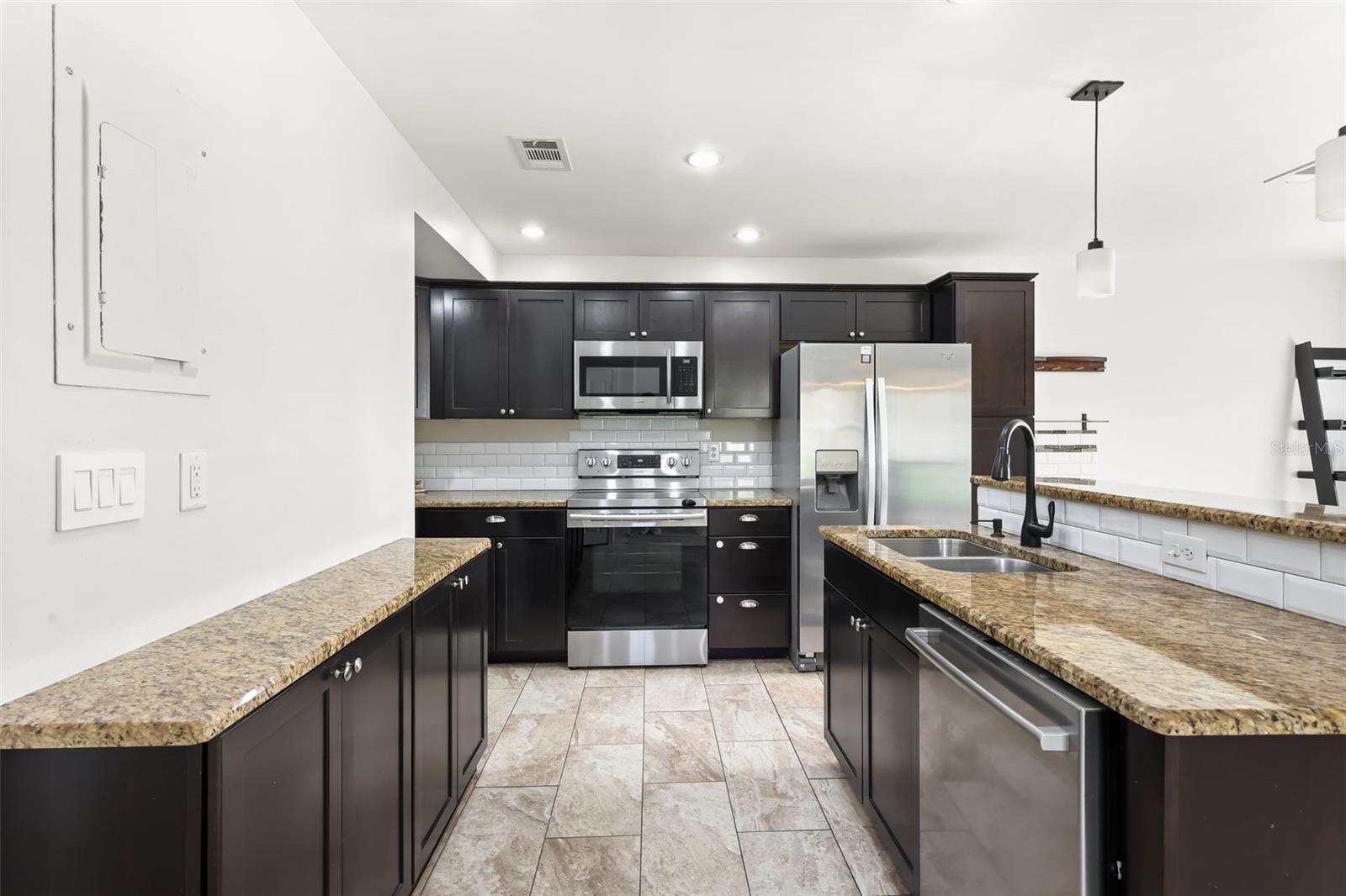 441 S Netherwood Cres #206 Property Photo 6