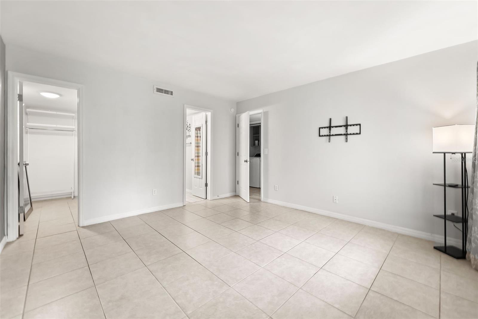 441 S Netherwood Cres #206 Property Photo 14