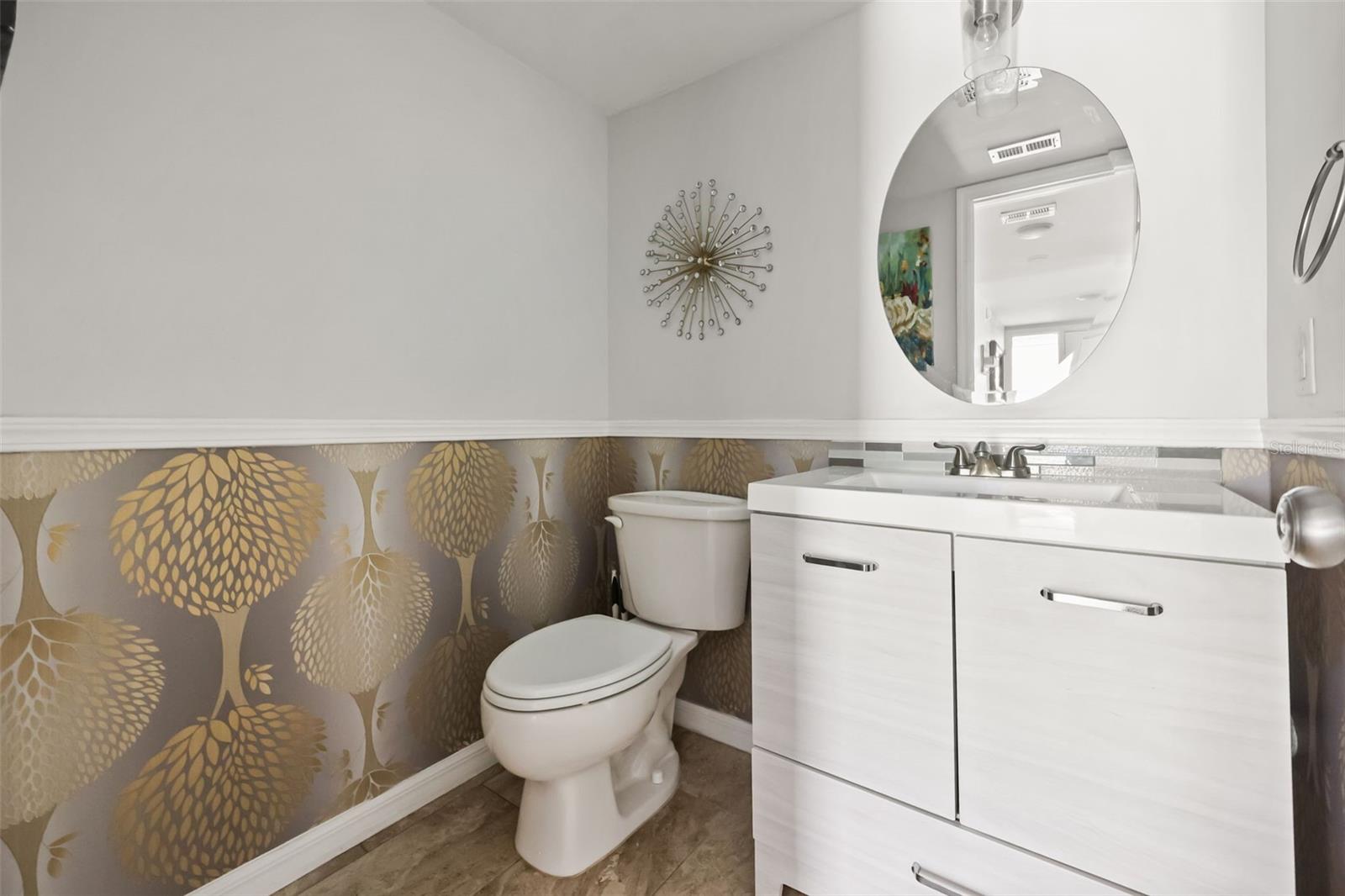 441 S Netherwood Cres #206 Property Photo 17