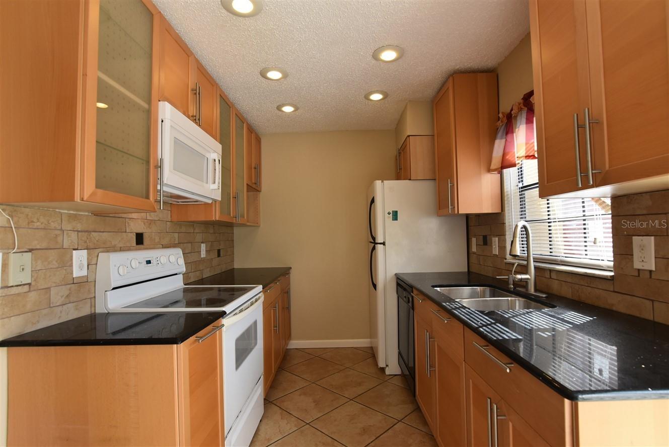 3374 Cedar Springs Pl #155 Property Photo 5