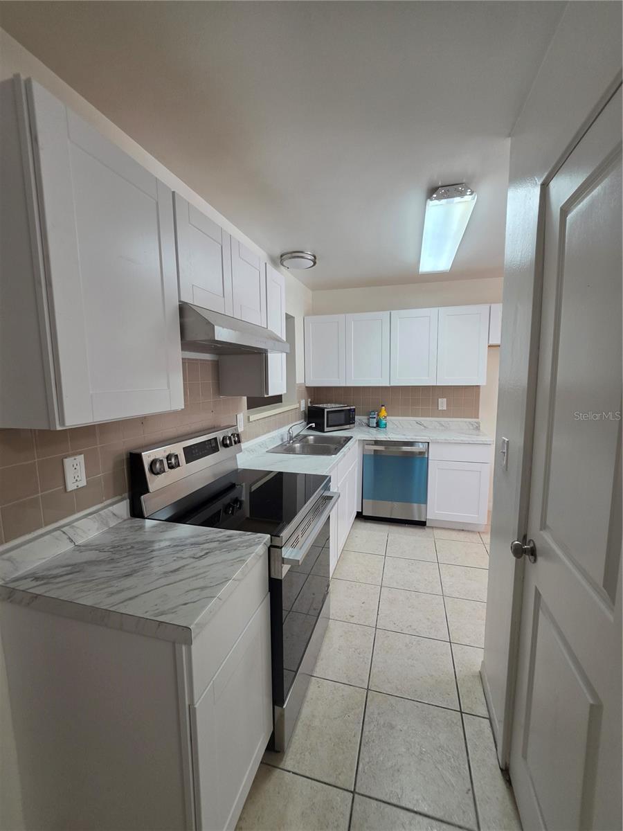 11038 Regency Commons Ct Property Photo 12