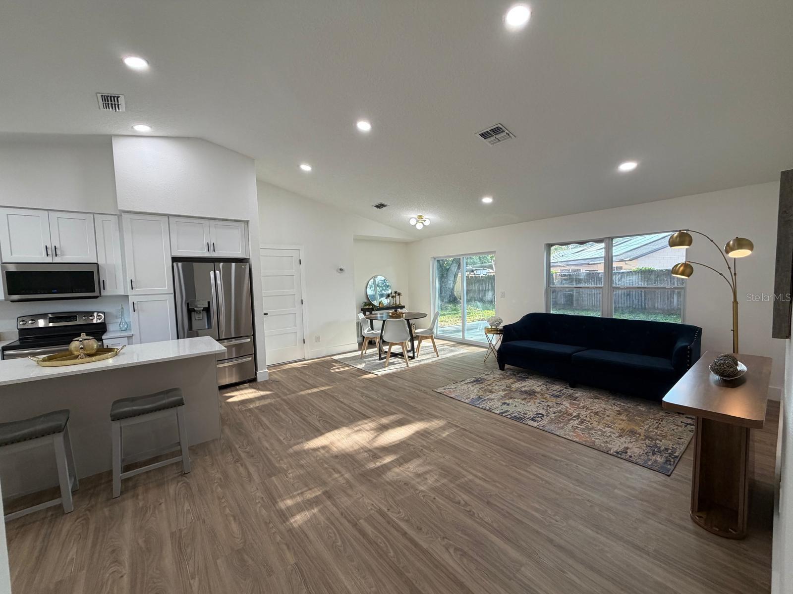 10722 Whisperwood Ln Property Photo 6