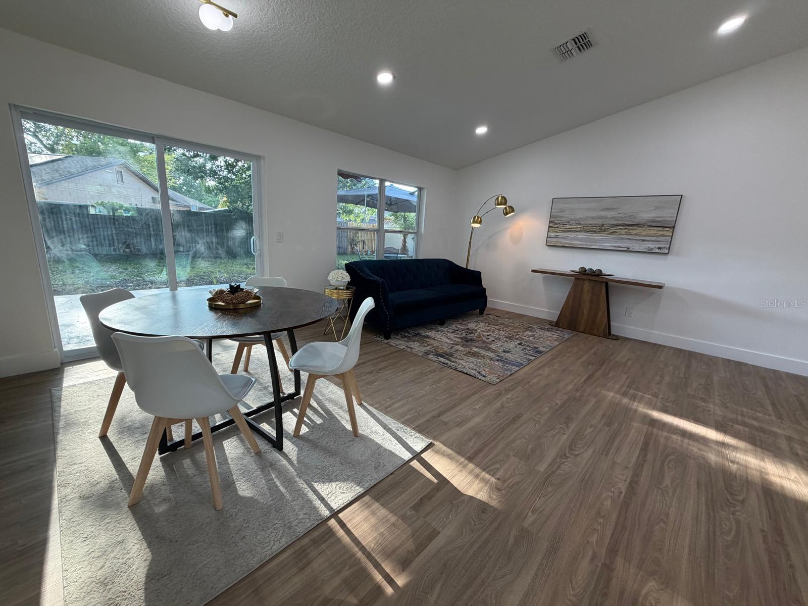 10722 Whisperwood Ln Property Photo 8