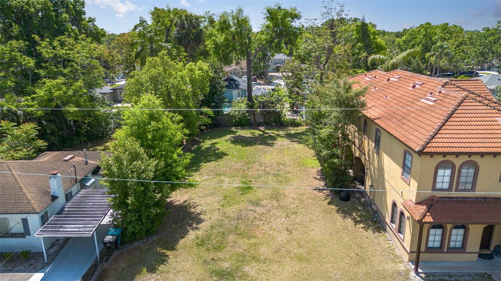 202 E Esther St Property Photo 3