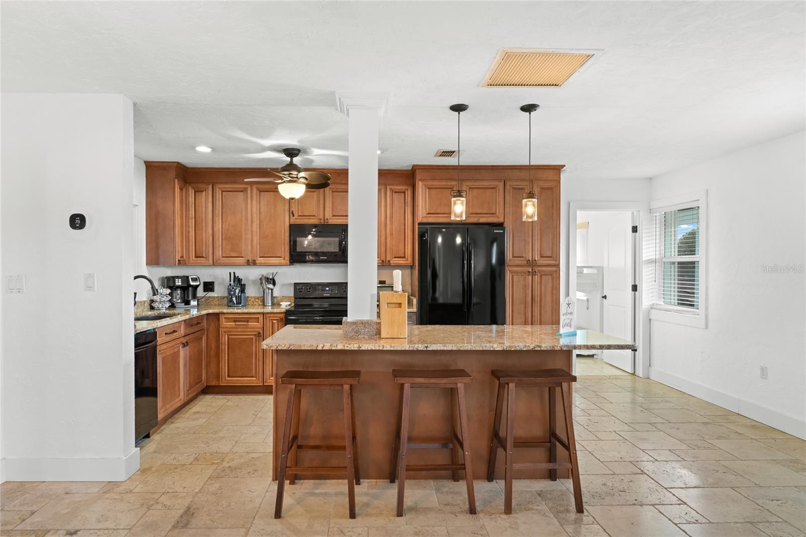 21748 Edgewater Dr Property Photo 8