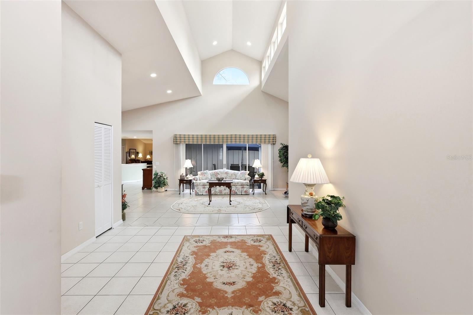 38 Treetop Cir Property Photo 5