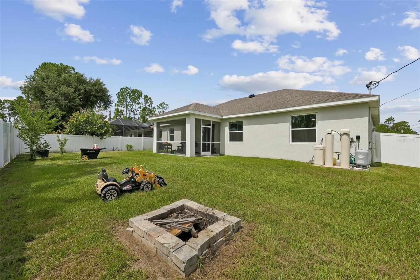 4476 Blackman St Property Photo 23