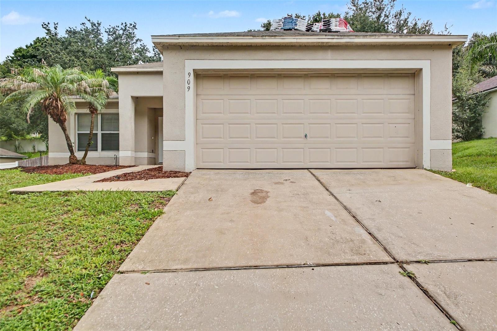 909 BRISTLE CONE CT